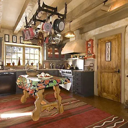 Western Cowboy Two-Bedroom Holiday Home Santa Fe
