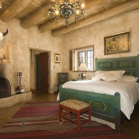 Western Cowboy Two-Bedroom Holiday Home *