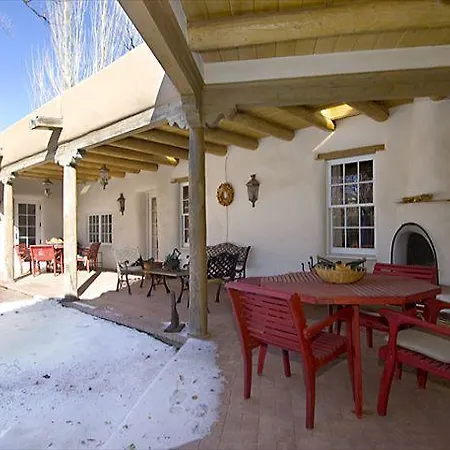 Western Cowboy Two-Bedroom Holiday Home Santa Fe